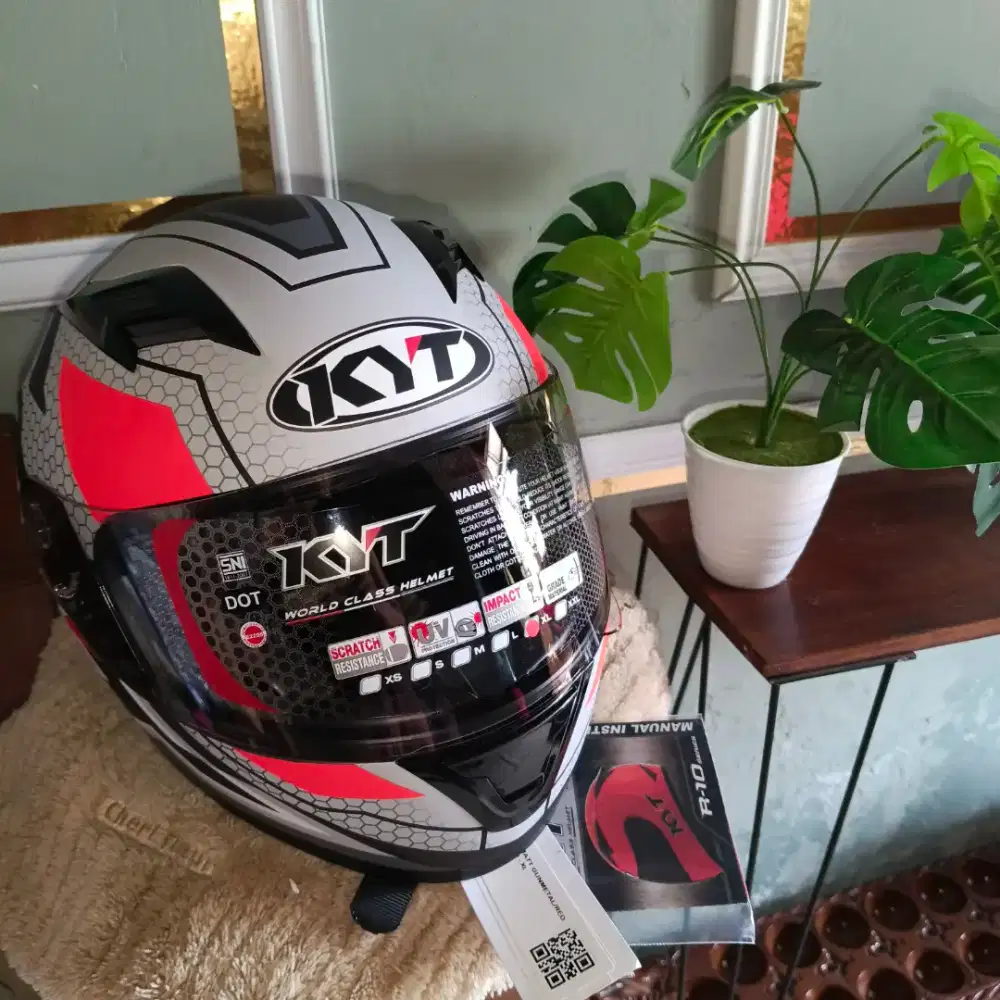 Helm KYT New R-10