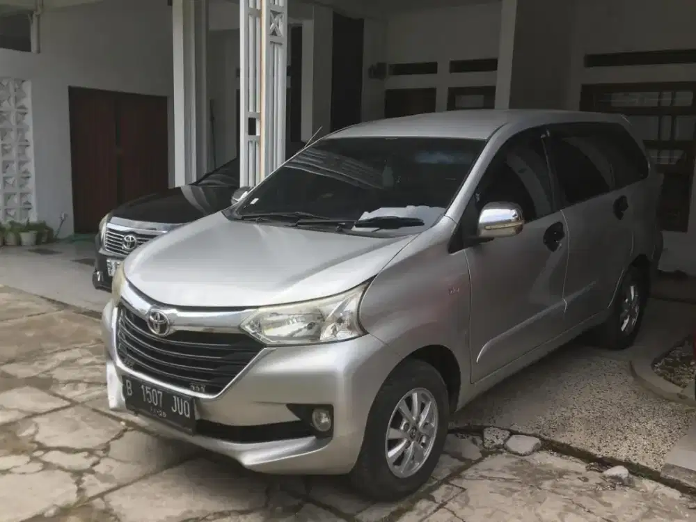 Harga Pas! Toyota Avanza Silver Metalic, MT, Plat B