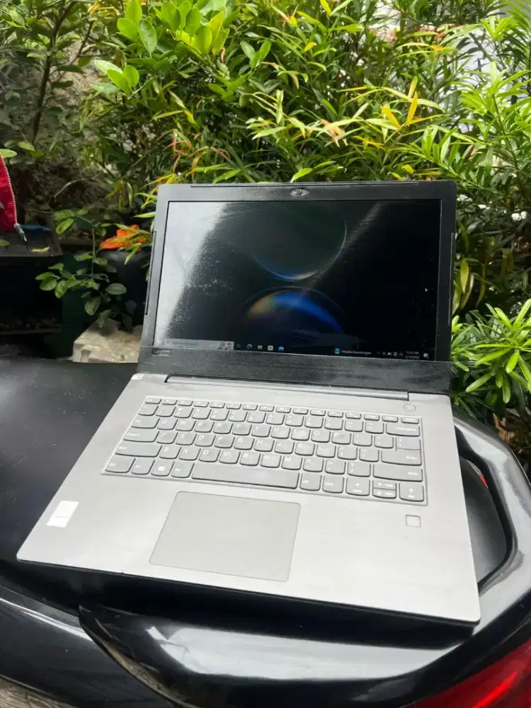 Laptop Lenovo V330 i5 Gen 8