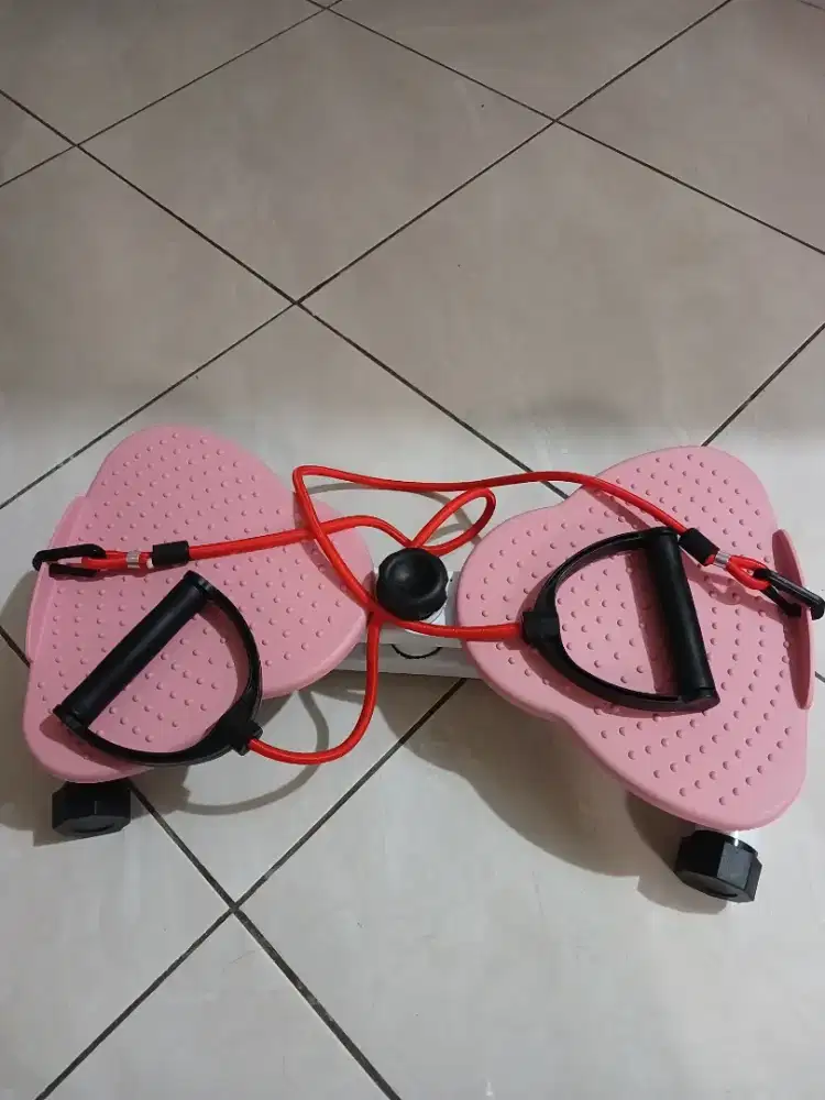 Alat pemutar pinggang