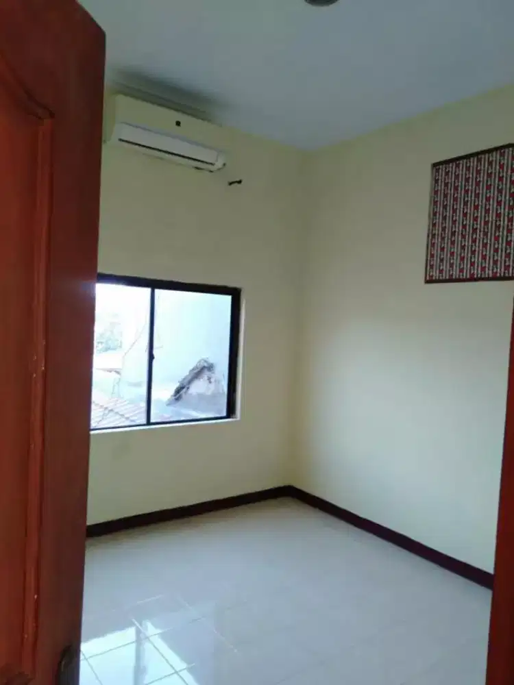 Dicari ART WANITA MENGINAP  20-35 Tahun