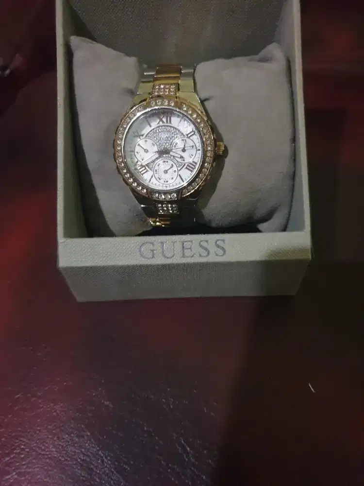 Jam Tangan Wanita Guess