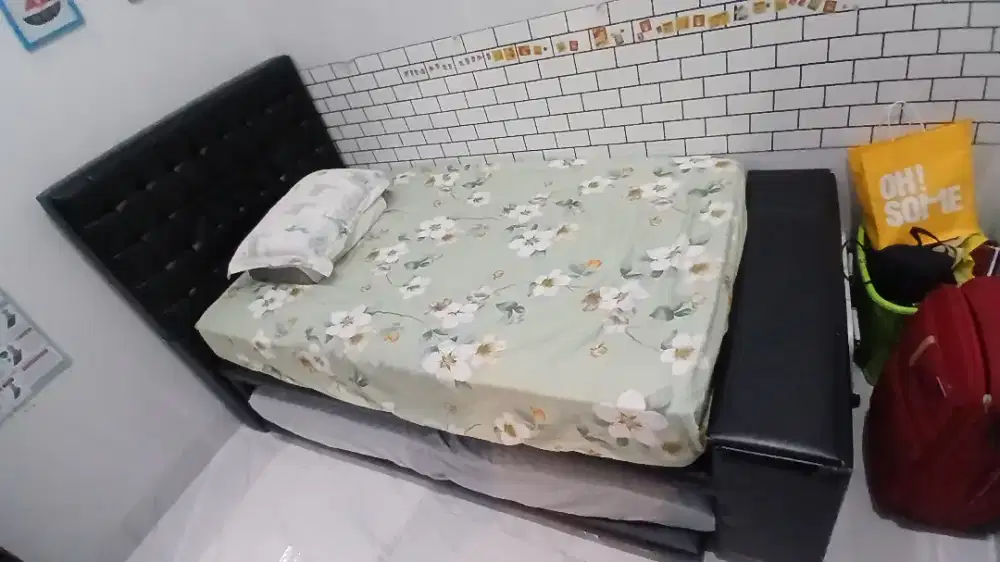 Springbed sorong dorong  Merek Simmons.