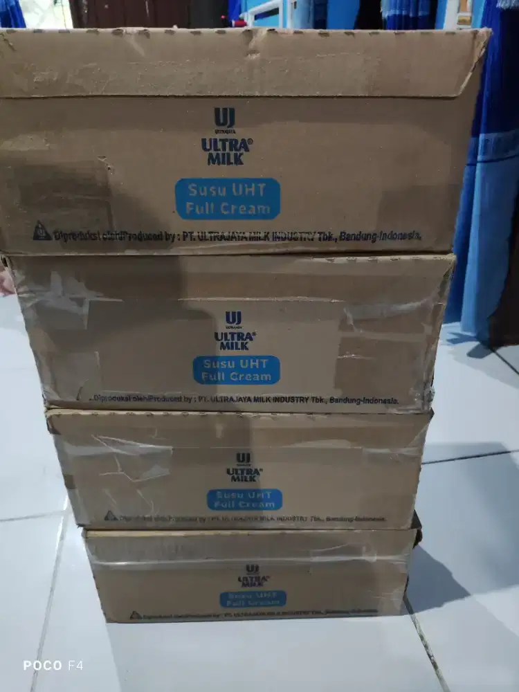 Susu Ultr@milk 250ml full cream (1 dus isi 24 kotak) ada 4 dus
