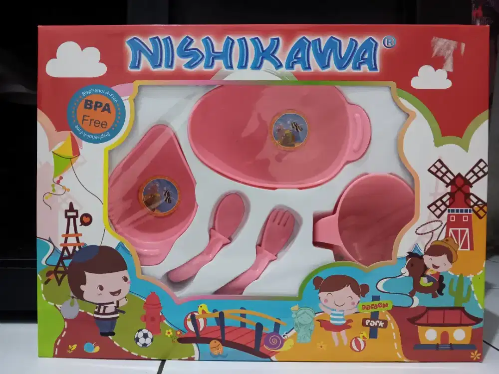 Perlengkapan makan bayi