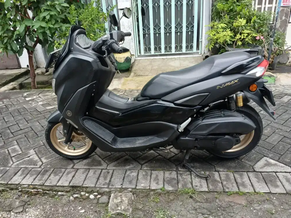 Jual cpt n.max pemakian 2021 km 40 rb istimewa samsat manyar