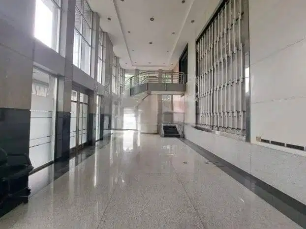 Gedung Untuk Komersil Strategis Siap Pakai di Batununggal Bandung