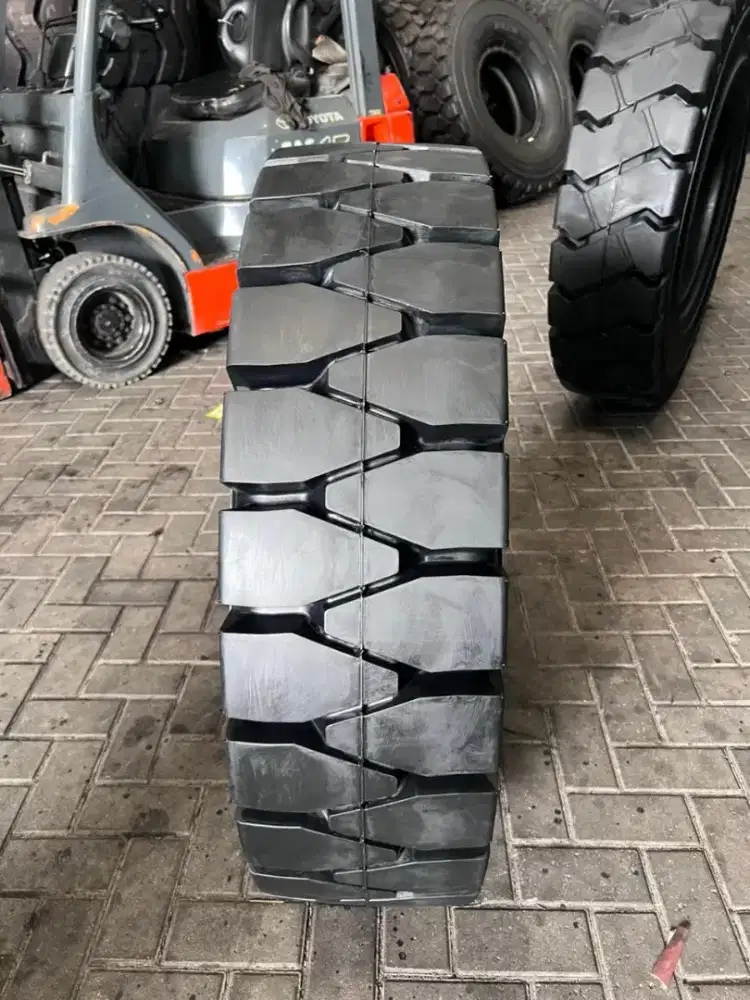 Ban solid 10.00-20 maxima