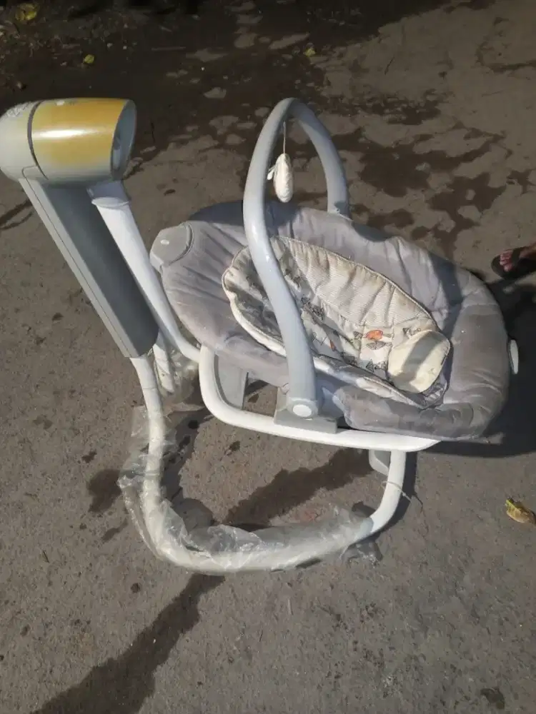 Ayunan bayi Joie Serina bouncer Rp.250rb.