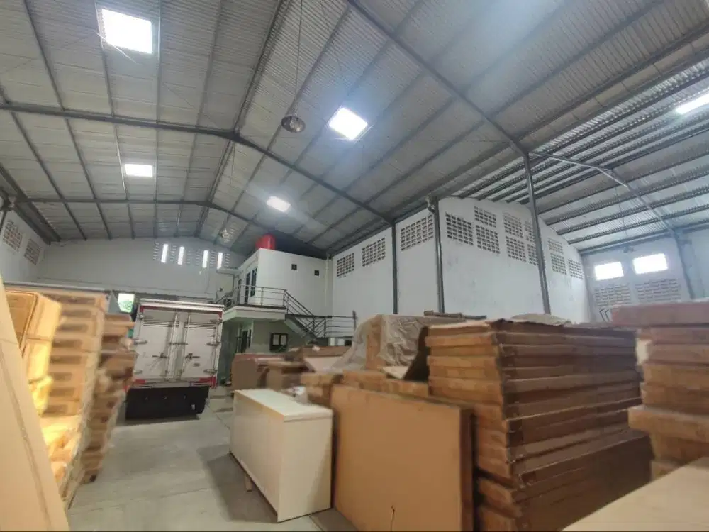 Gudang dan Kantor Bagus Strategis di Antapani Bandung