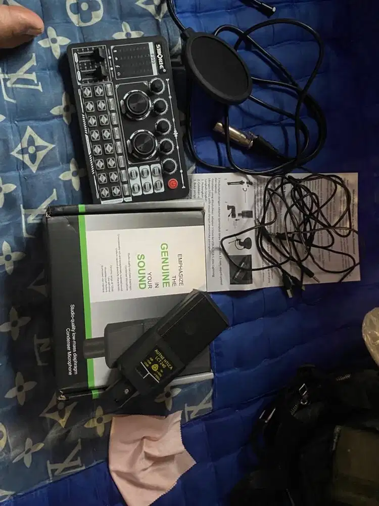 Jual butuh mic condenser dan soundcard