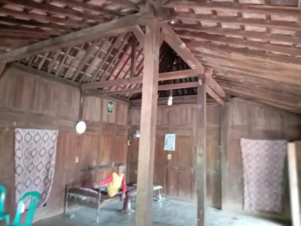 Jual rumah limasan gebyok keliling