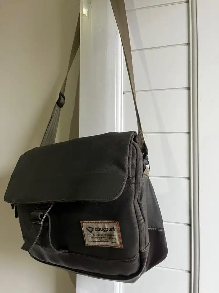 Tas bodypack selempang original