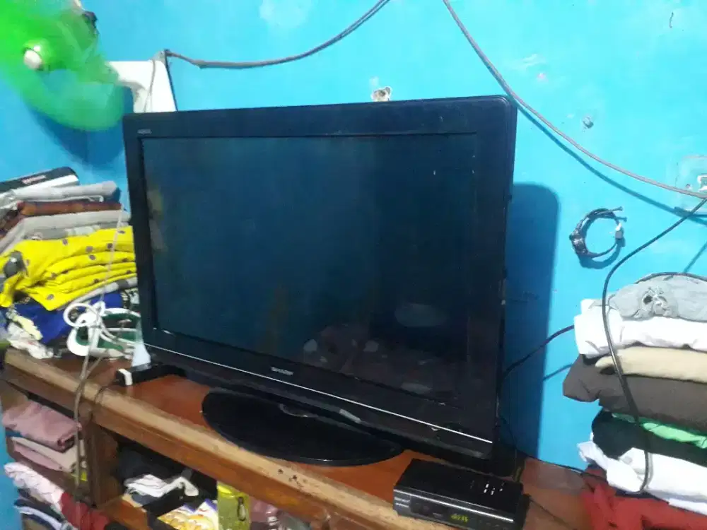 Lcd tv sharp 32inc berikut stb siaran full