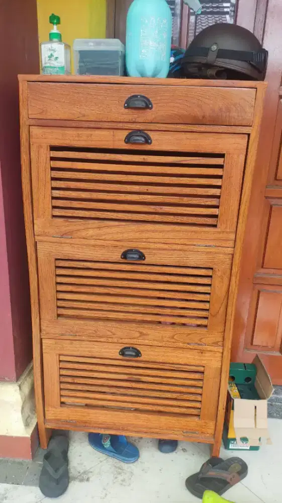 lemari sepatu kayu mindhi