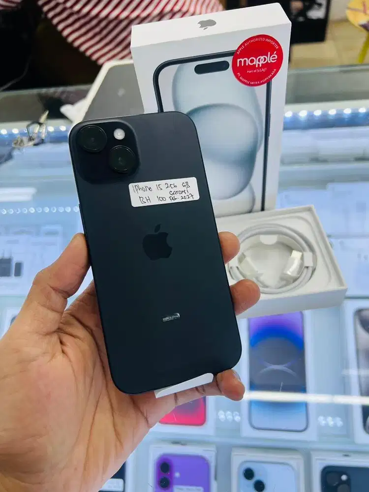 Iphone 15 256gb baru open box cycle count 1