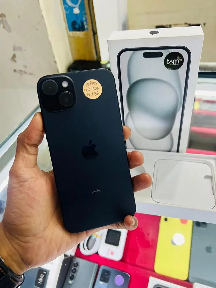 Iphone 15 plus 128gb hitam garansi resmi