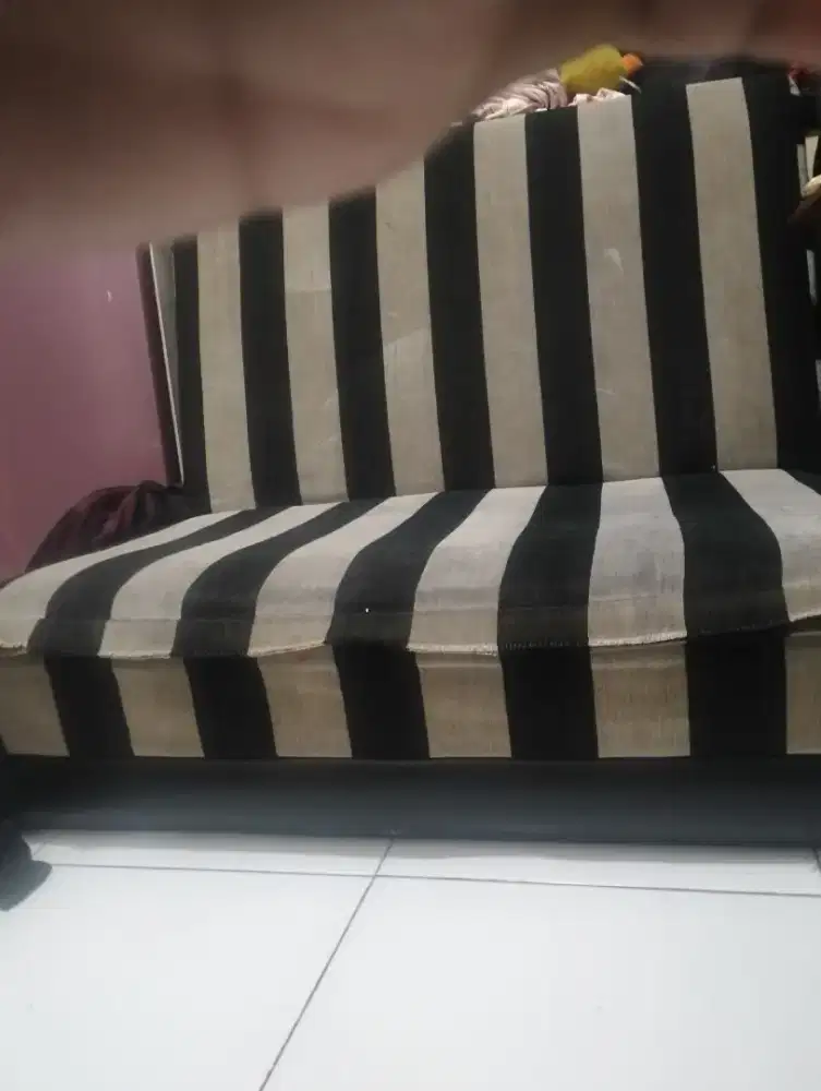 Dijual sofa lipat empuk