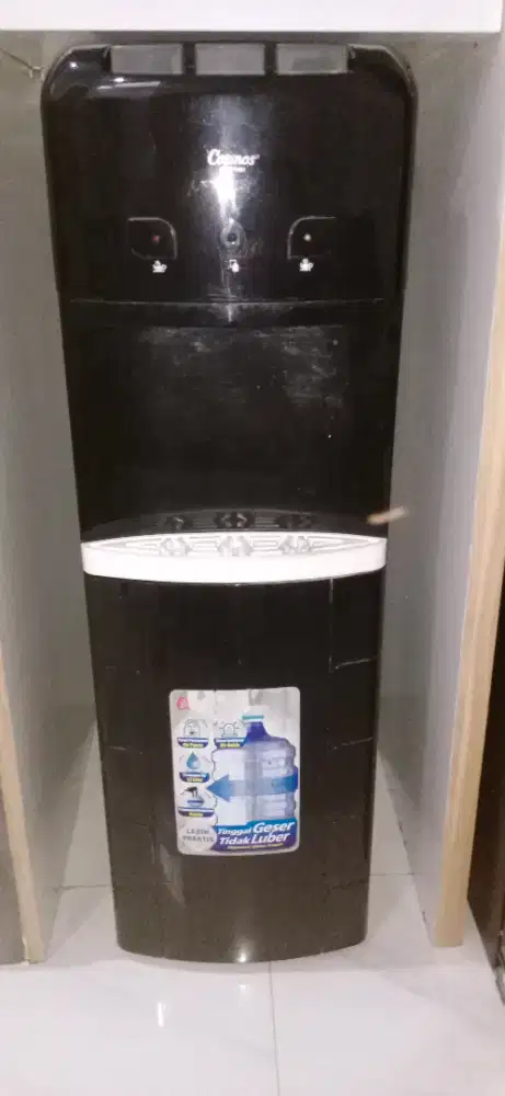 Dispenser galon bawah