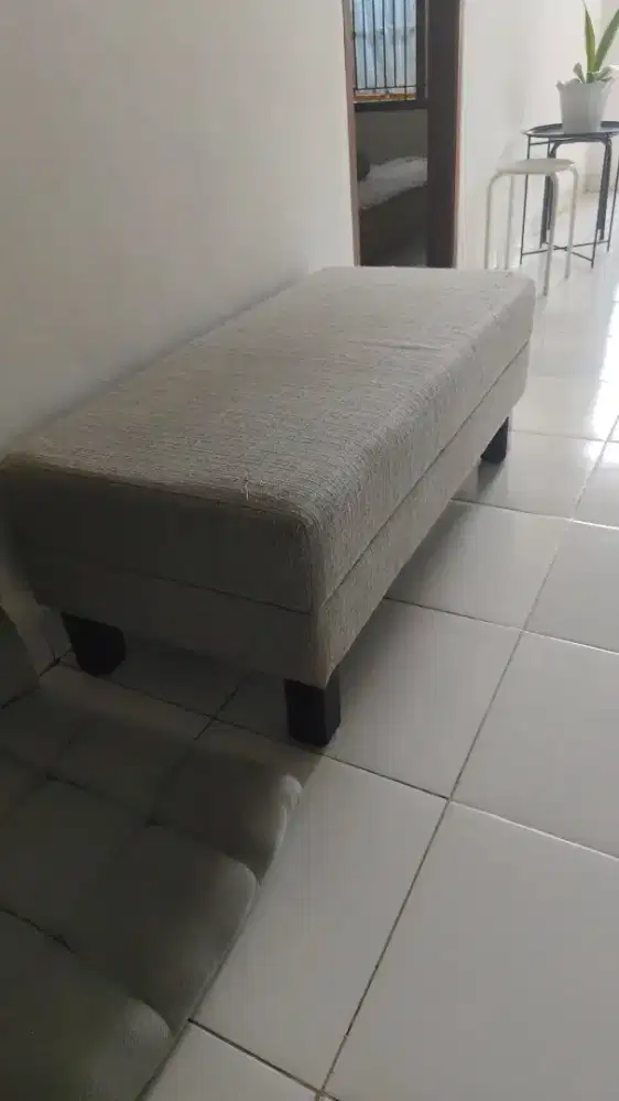 Jual cepat Bench sofa kondisi 90% sudah dispa