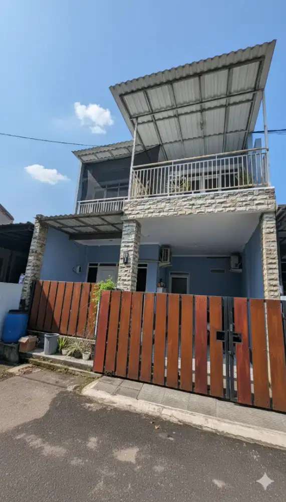 Jual Rumah 2 Lantai Siap Huni!