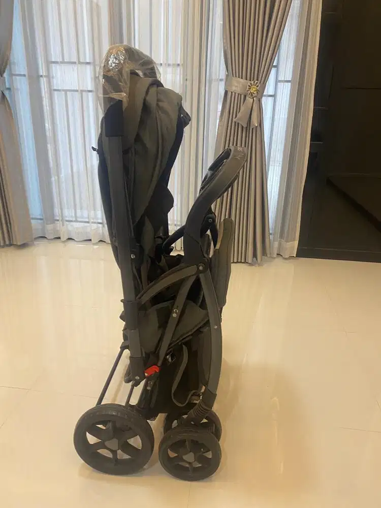 Stroller Merk Pliko Bekas tapi Baru