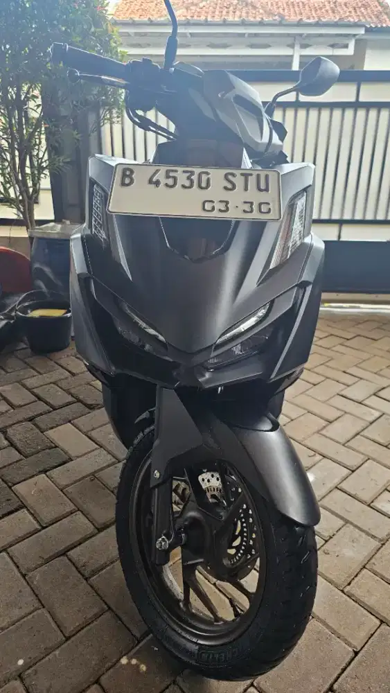 VARIO 160 ABS KEYLESS 2022 HITAM