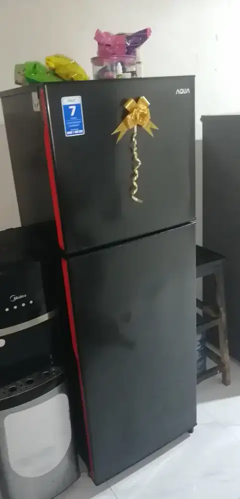 Kulkas Aqua Jumbo Dinggin Beku