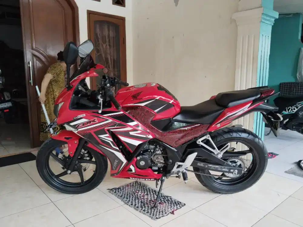 Honda CBR tahun 2015