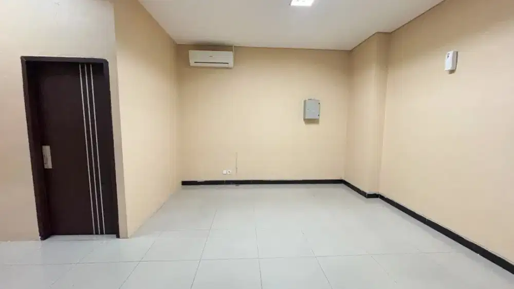 Di Kontrakkan Kantor Semarang 5056