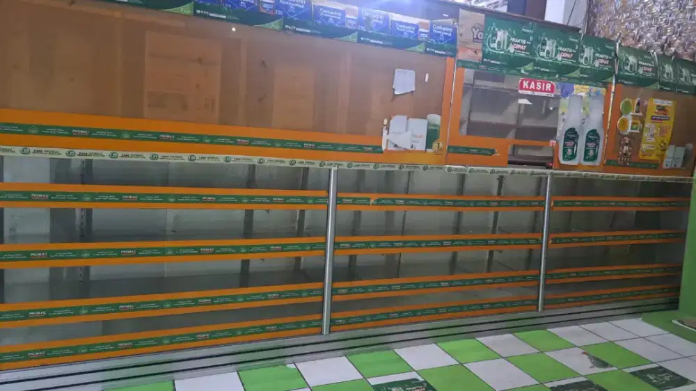 DIJUAL CEPAT LEMARI KAYU BEKAS APOTEK