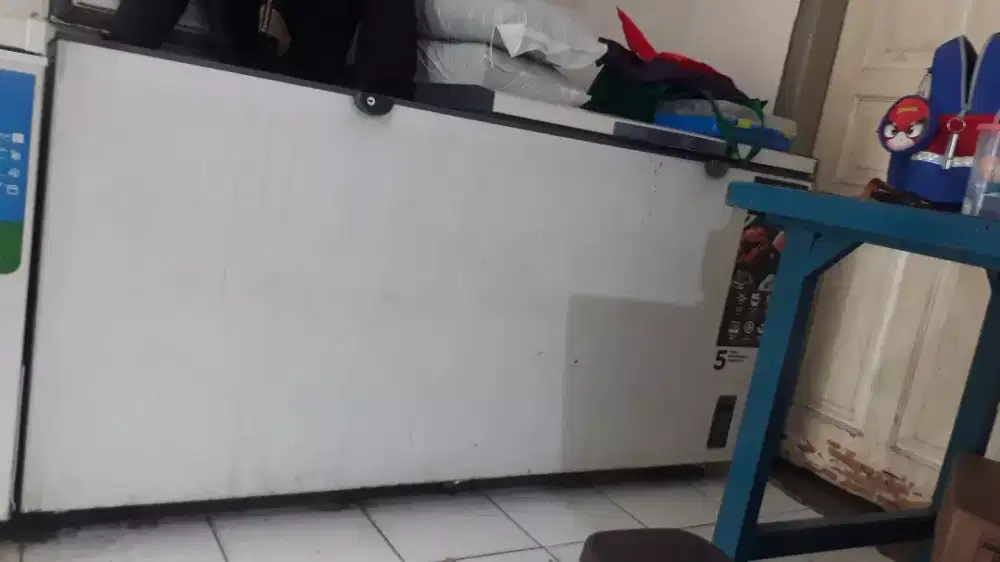 Frizer gea 600 liter alat pembeku makann