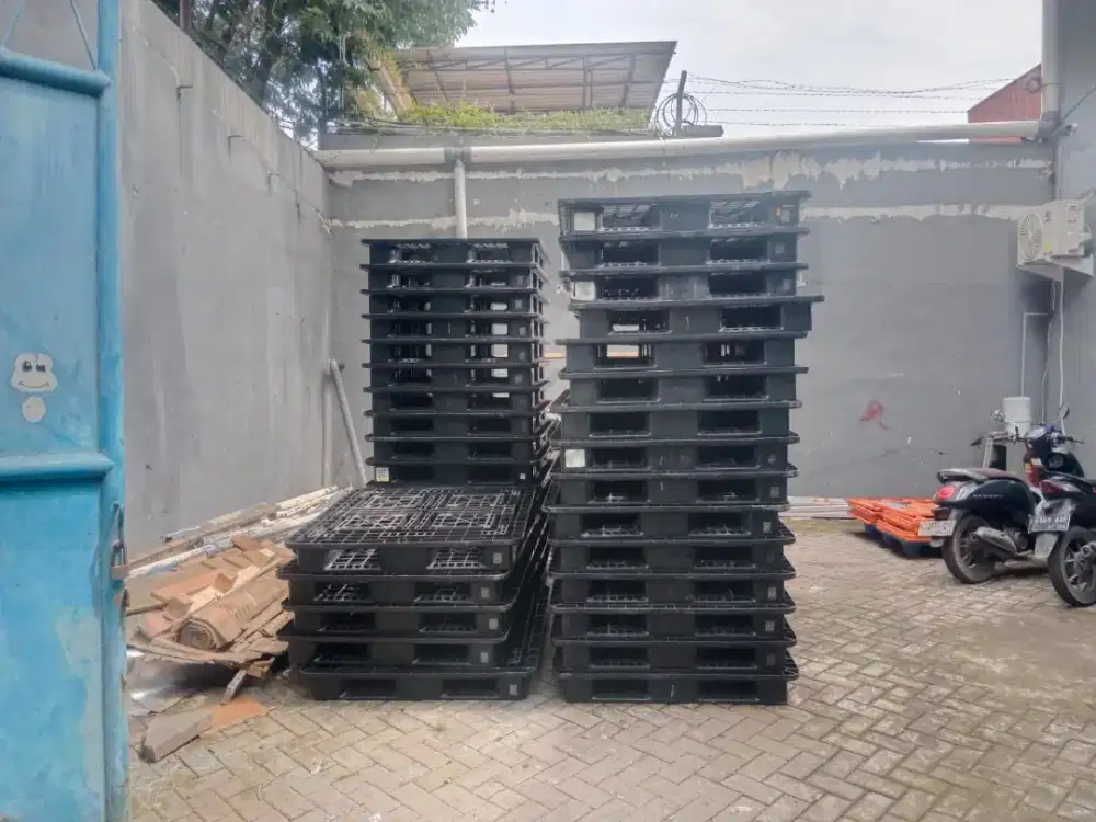 Palet plastik baru kuat tebal
