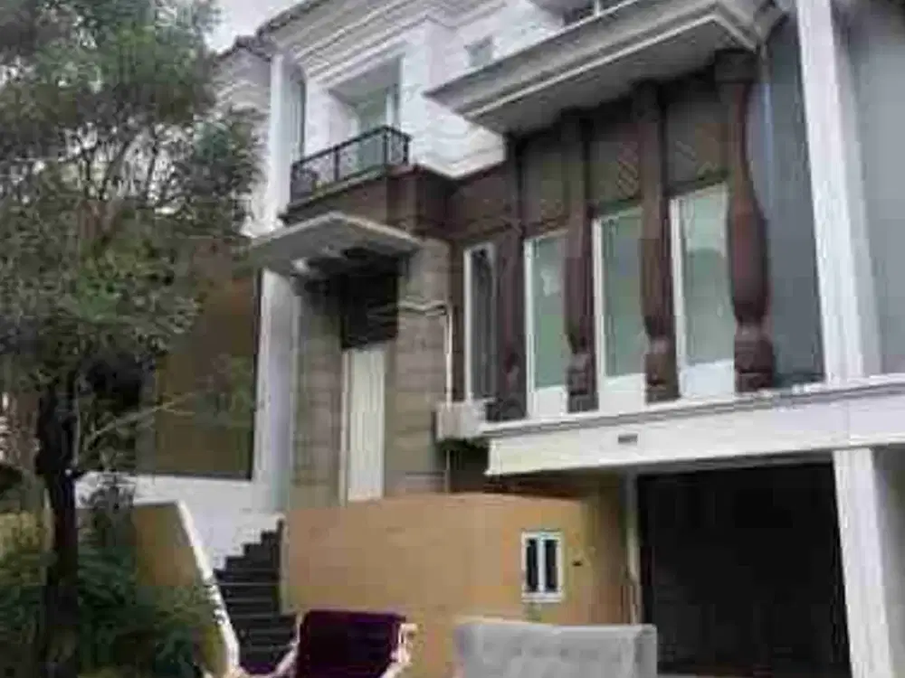 Dijual Rumah Citraland Celebes Hertasning 10x20 Lengkap Kolam Renang