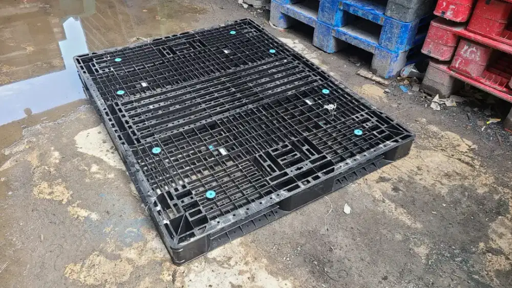 Pallet plastik baru siap kirim