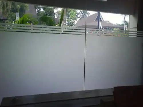 Tersedia bahan sticker skotlet, stiker kaca es atau sanblast buram