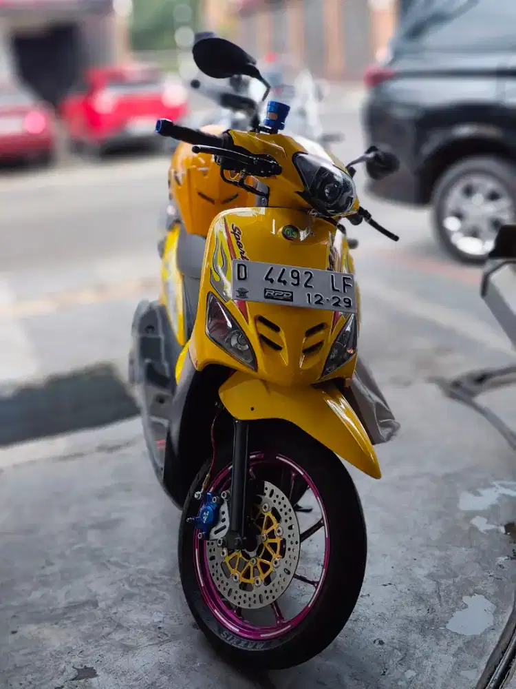 Mio kuning kesayangan