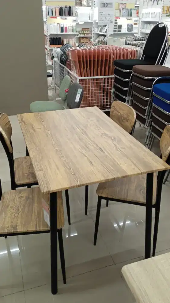 Set meja makan Hans by selma