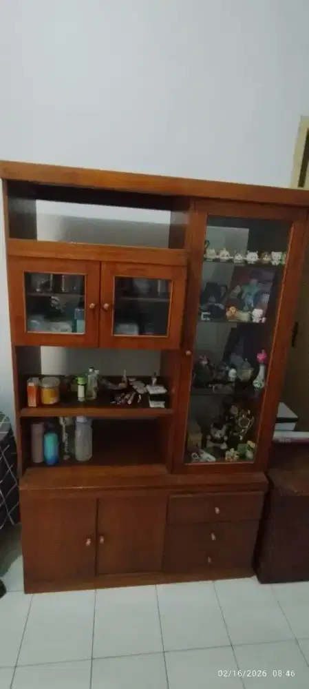 Lemari Pajangan Kayu Jati Asli Penyekat Ruangan