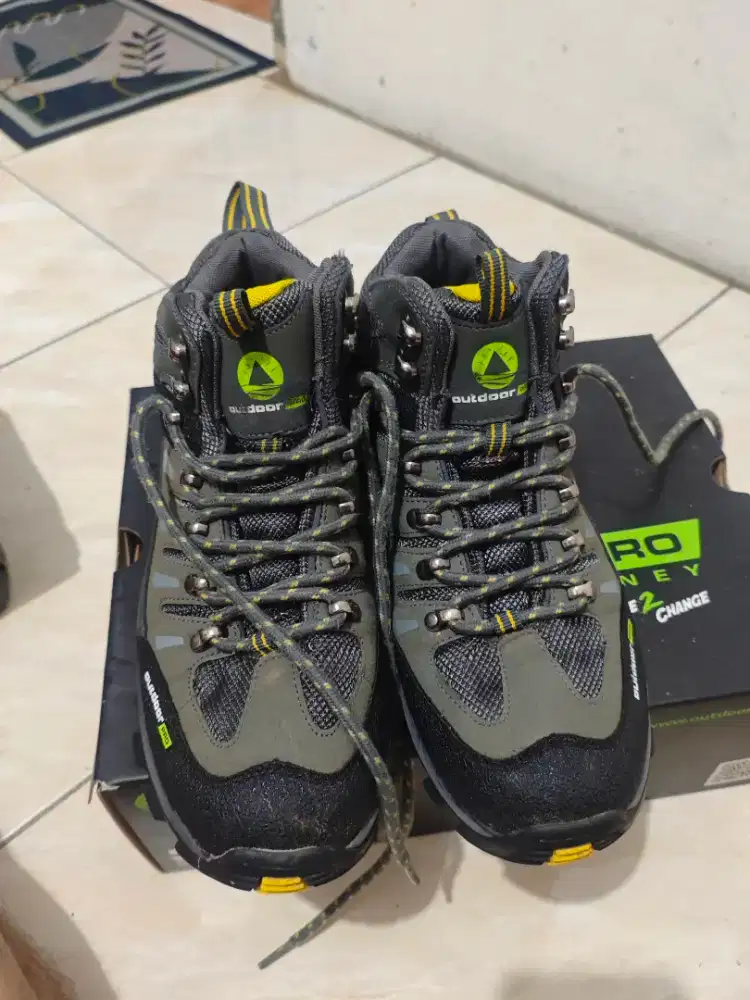 SEPATU GUNUNG HIKING OUTDOOR PRO