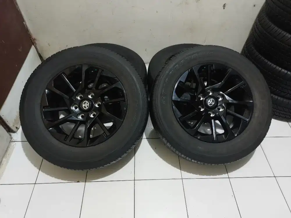 Di jual velg fortuner gr ring 18+ban bridgestone nik 2023