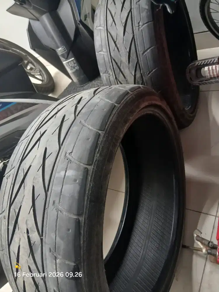 Jual 2 ban forceum 215/40/18