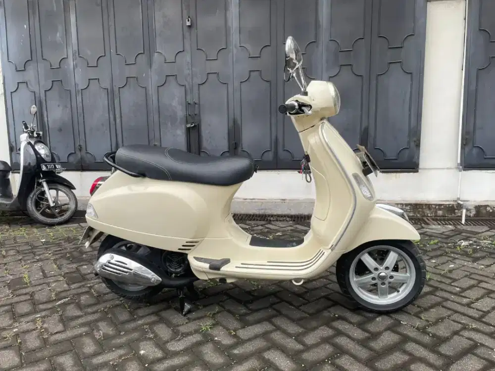 Vespa LX 150 (2011)