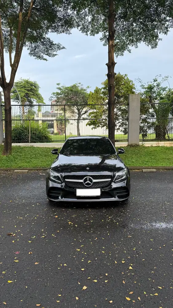 Mercedes-Benz C300 2019 Bensin