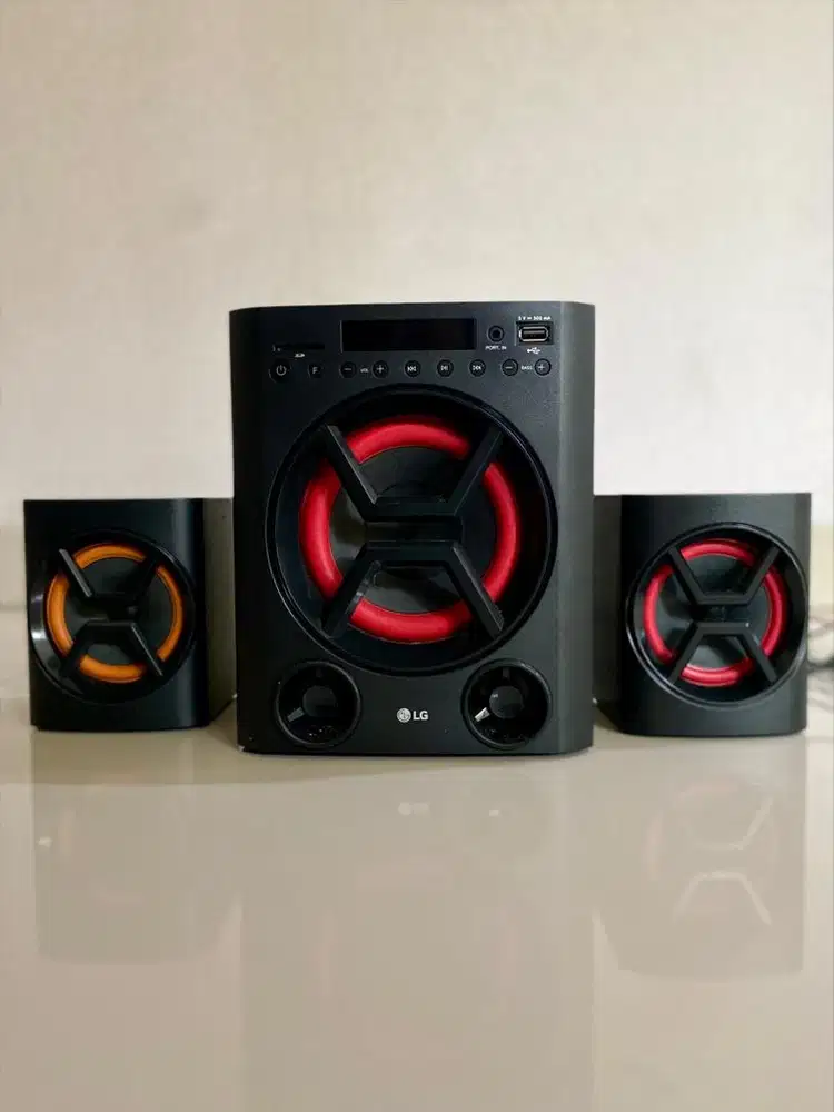 LG XBOOM LK72B - SPEAKER BLUETOOTH 2.1 CH LG LK 72B, brandnew