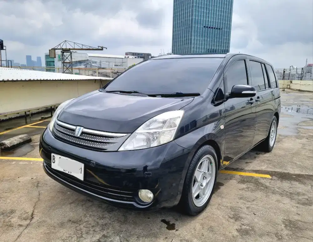 Toyota ISIS 1.8 2006 CBU AT