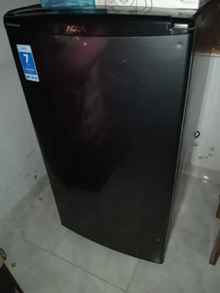 Dijual Freezer second merk Aqua