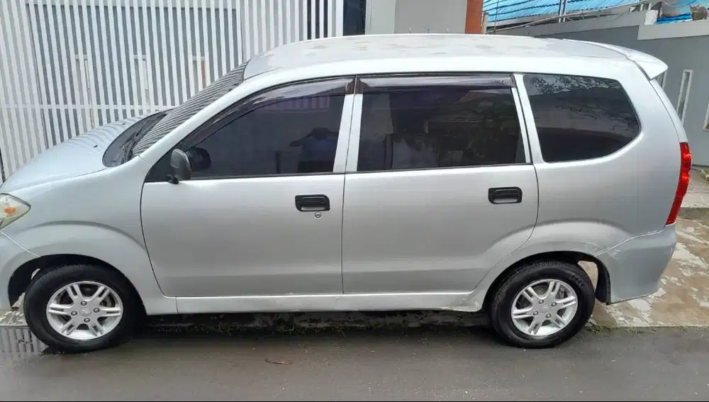 Dijual Xenia Li 2008