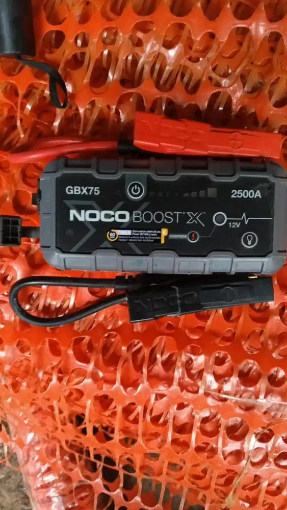 NOCO genius GBX75 2500A JUMP STARTER