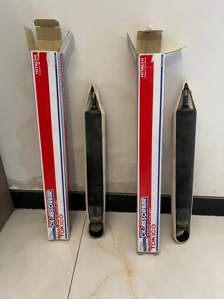 Shock Absorber belakang Fortuner Old Tokico